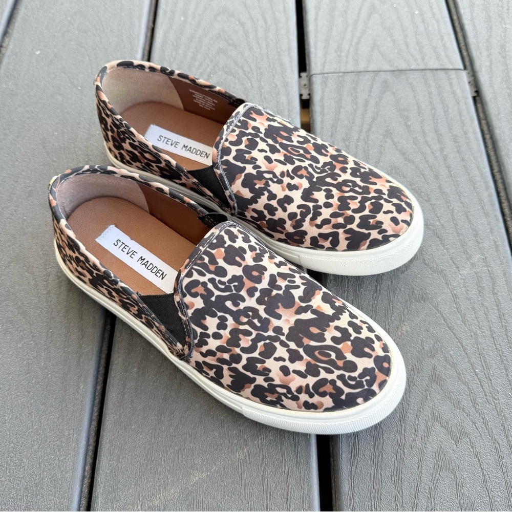 Steve Madden Symba Leopard Print Slip-On Sneakers size 8